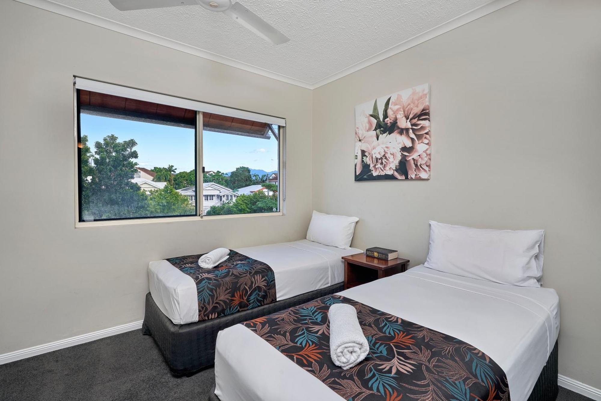 North Cove Waterfront Suites Cairns Exterior foto
